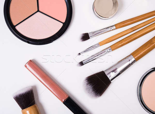 This is a picture of different tools for makeup.